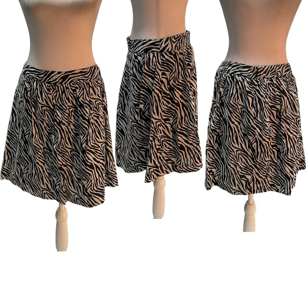 Banana Republic Black & White Zebra Print Zip Back Lined Mini Skirt Size 4
